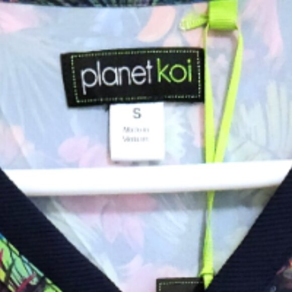 NWT Planet Koi Bright Tropical Print Scrub Top with Stretch Knit Sides Size S - Picture 11 of 16